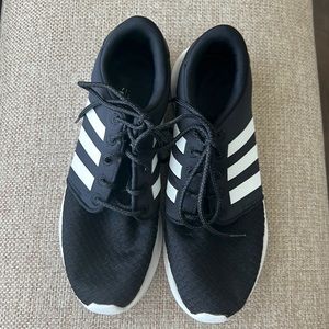 Adidas sneakers, great ckndition, women’s, Size 9
